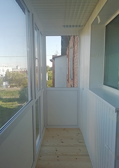 Панорамное остекление П-образного балкона в доме II-18 - фото 7
