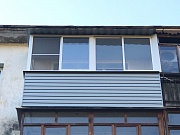 Внешняя отделка балкона с крышей - фото 2